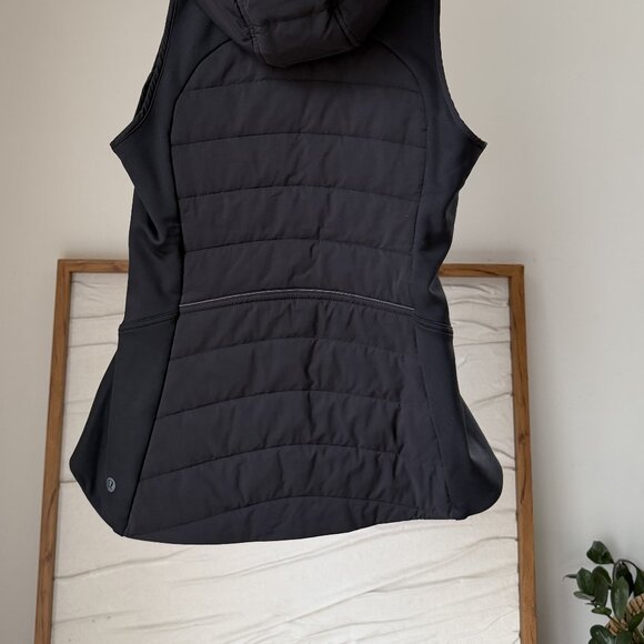 Women's LULULEMON Another Mile Black Puffer Jacket Vest Zip Off Hood Size 4 - Picture 5 of 5